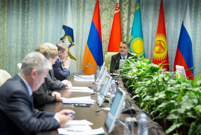 Tigran Sargsyan chairs the first EEC Board session with updated composition