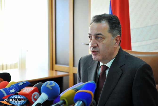  Сокращение об’емов торговли в Армении связано с сокращением об’емов трансфертов: 
министр экономики 
