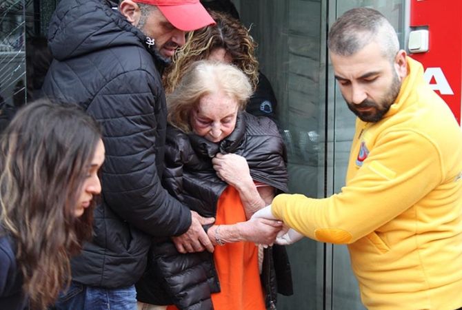 Женщина, раненная во время нападения на армянскую семью в Стамбуле, выписана из 
больницы