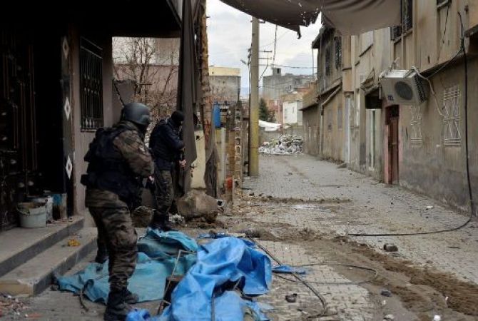 После введения комендантского часа в курдонаселенных областях Турции погибли 460 
граждан