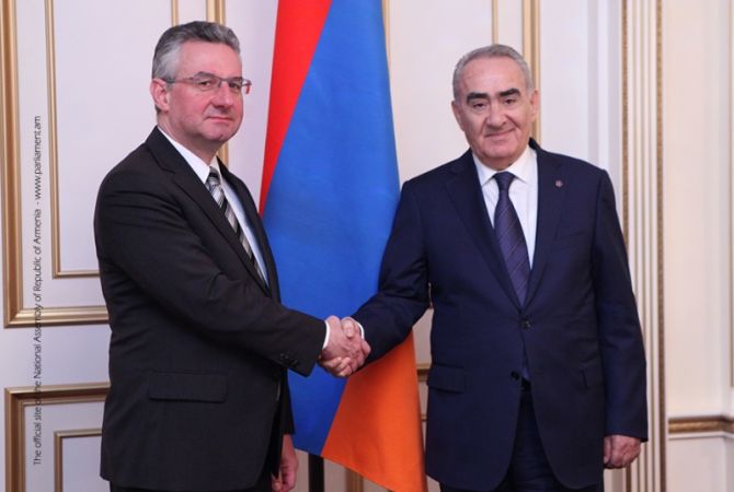 Европейский парламентарий выразился за мирное урегулирование нагорно-карабахского 
конфликта