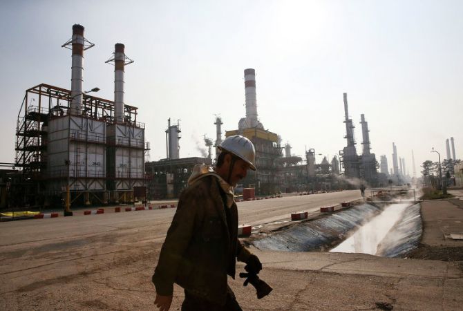 Ирану нужно 200 миллиардов инвестиций на развитие индустрии нефти
