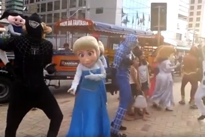 В Facebook стало популярным видео с танцующими персонажами Disney