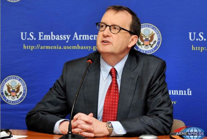 الولايات المتحدة الأمريكية لا تجد بديلاً عن الحل السلمي لمسألة ناغورنو كاراباغ 
-السفير الأمريكي في أرمينيا-