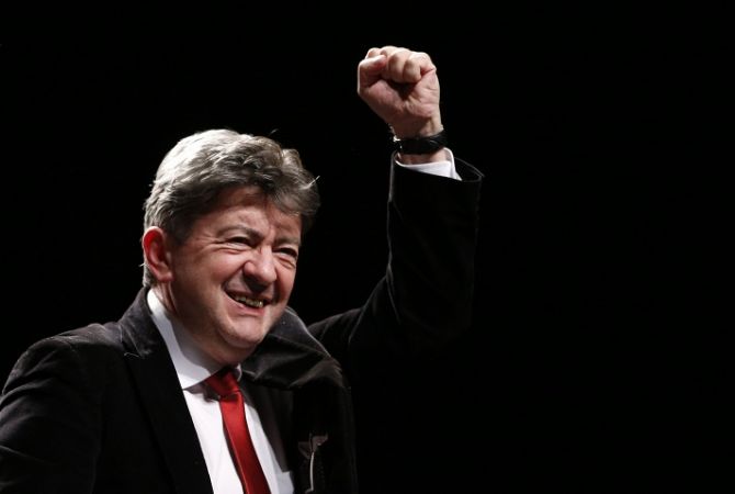 Французский левый политик Жан-Люк Меланшон выдвинул свою кандидатуру на пост 
президента