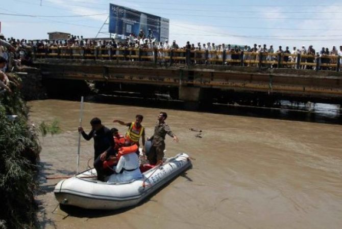  СМИ: число жертв ливневых дождей на северо-западе Пакистана превысило 90 человек 
