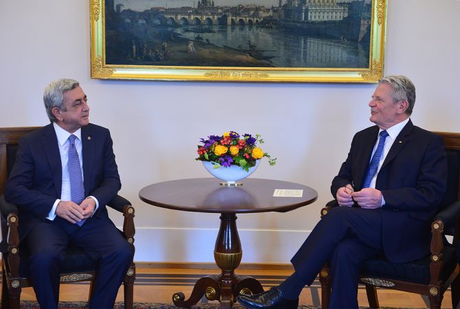  Президенты Армении и Германии отметили необходимость исключительно мирного 
урегулирования нагорно-карабахского конфликта 