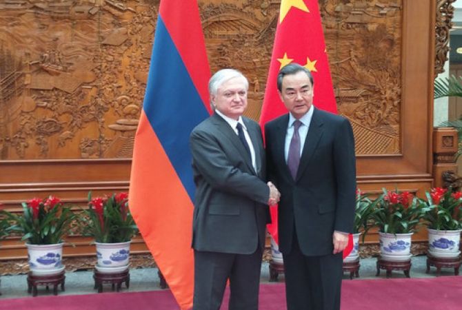  Глава МИД КНР подтвердил поддержку Китая исключительно мирному урегулированию 
карабахского конфликта путем переговоров 