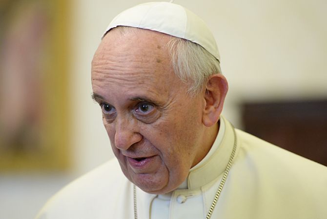  Папа римский  заберет с собой в  Италию 12 мигрантов 