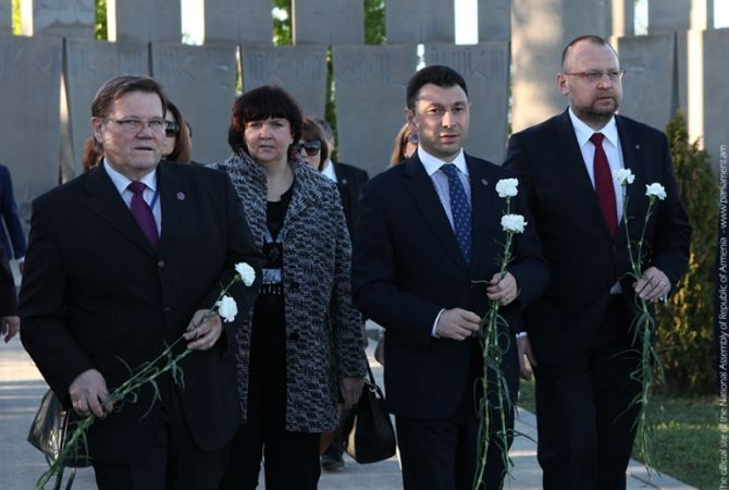 Czech Parliamentarians pay tribute to memory of soldiers killed as a result of Azerbaijani 
aggression