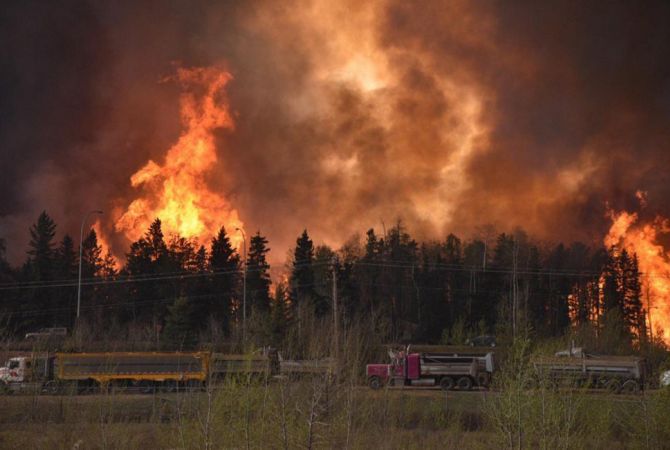 Canada wildfire forces mass evacuation 