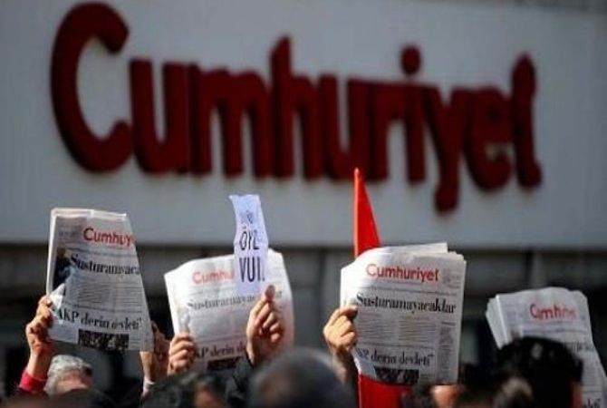  Турецкий  суд приговорил журналистов Cumhurriyet 