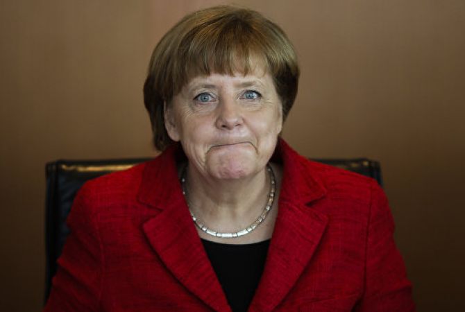  Неизвестные подбросили голову свиньи к приемной Ангелы Меркель 