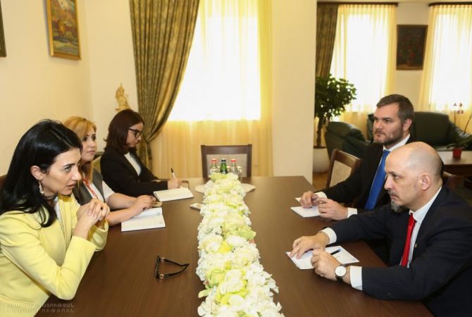 Armenian Justice Minister meets Ambassador of Argentina to Armenia