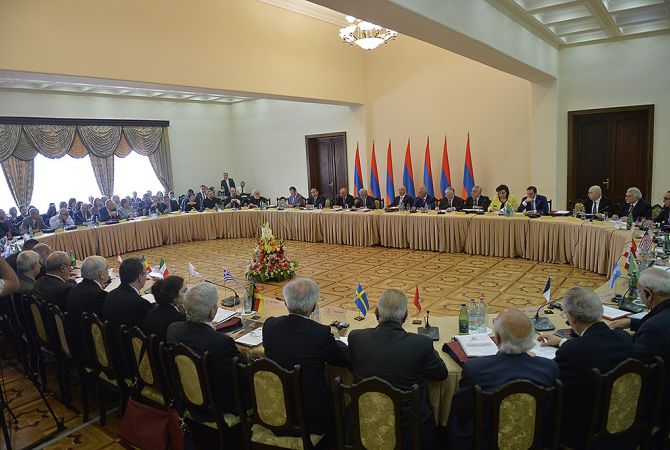 Совет попечителей и местных органов Всеармянского фонда "Айастан" утвердил доклад 
о подготовке к проведению "Марафона-2016"