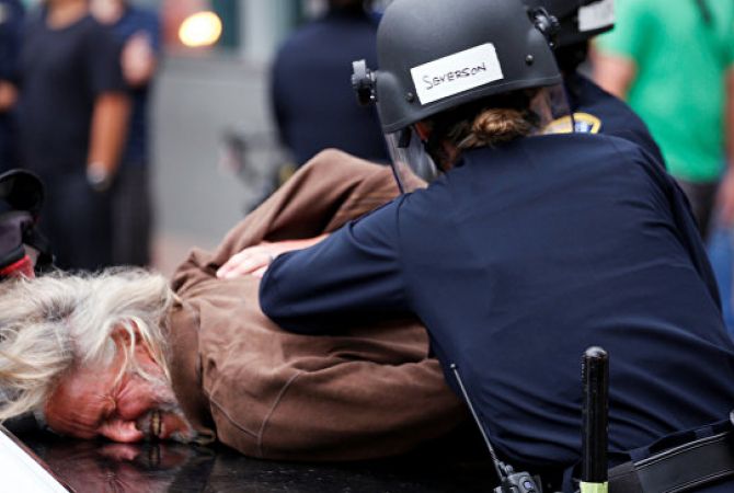 Սան-Դիեգոյի ոստիկանությունը Թրամփի դեմ բողոքի ցույցի ժամանակ ձերբակալել է 35 
մարդու