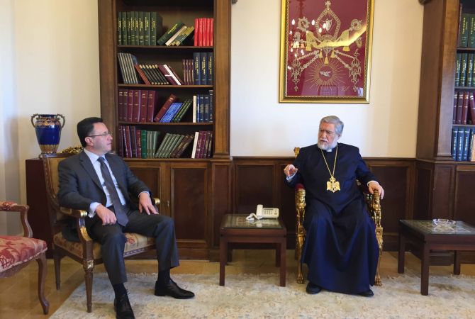 Catholicos Aram I meets Armenian Ambassador to Lebanon