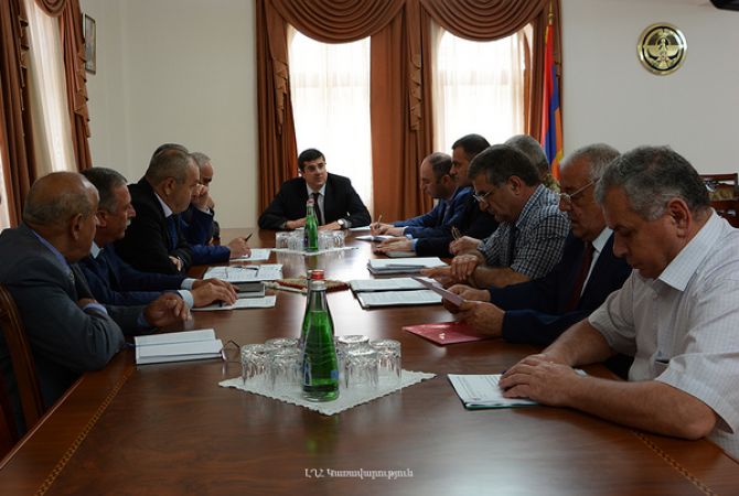 ԼՂՀ վարչապետը խորհրդակցություն է հրավիրել  կամավորների ֆինանսական աջակցության 
վերաբերյալ