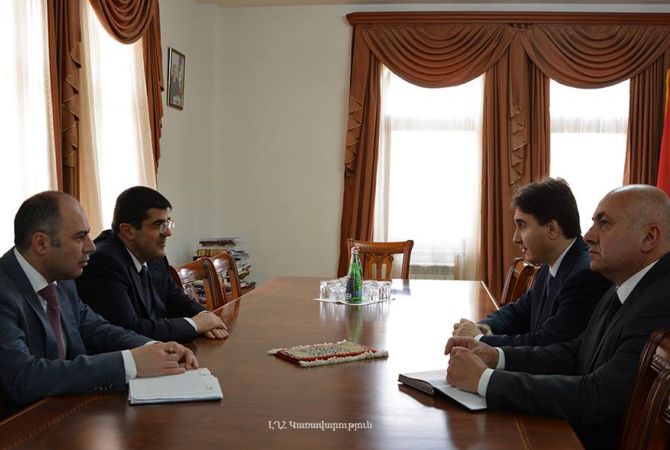 Премьер-министр Нагорно-Карабахской Республики принял секретаря СНБ Республики 
Армения
