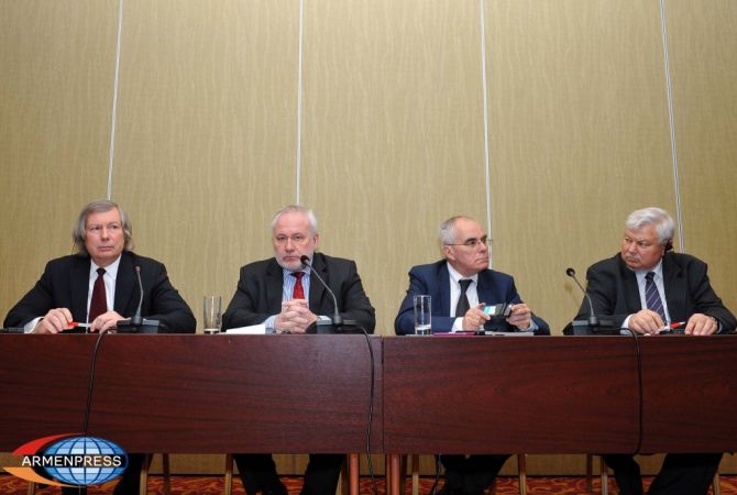 Сопредседатели Минской группы призывают к прогрессу в переговорах вокруг создания 
механизма по расследованию инцидентов на линии соприкосновения