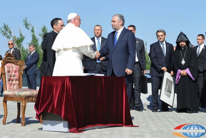 Akhtamar engraving presented to Pope Francis in Armenian Genocide Museum-Institute