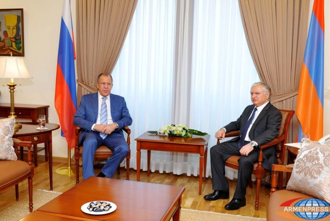 Главы МИД Армении и России обсудили шаги, предпринимаемые в направлении 
выполнения договоренностей по карабахскому вопросу