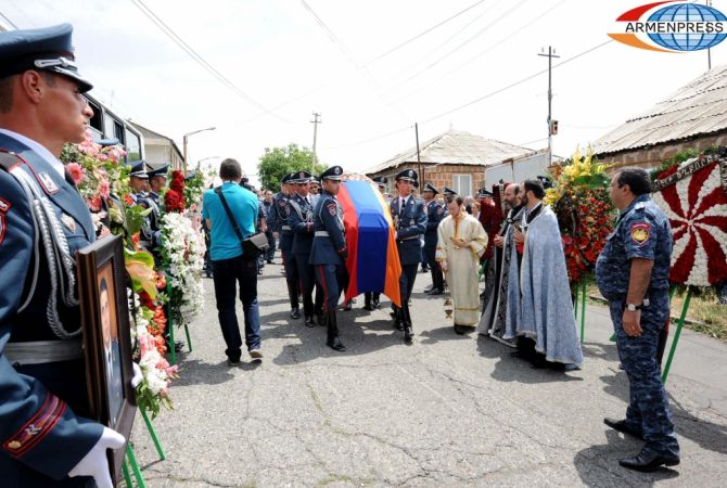 Fallen Police Colonel buried in hometown Abovyan