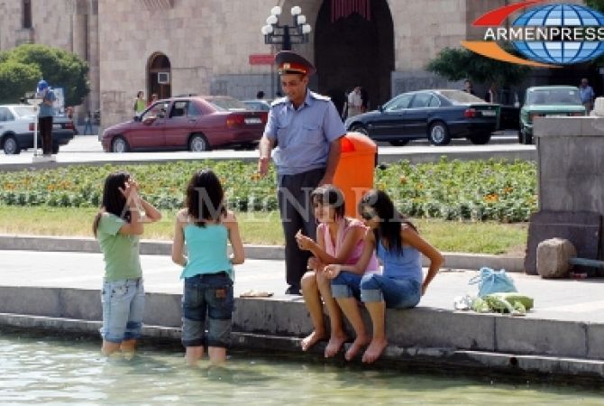  Будет усилен контроль за соблюдением запрета на купание в искусственных бассейнах 
Еревана 