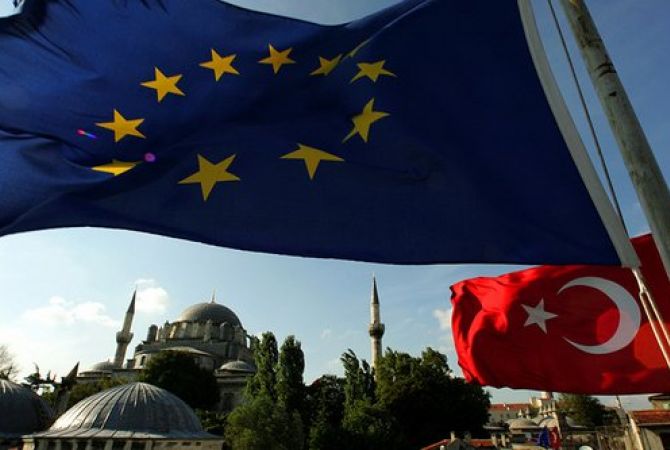 Правящая партия Дании потребовала прекратить переговоры о вступлении Турции в ЕС 