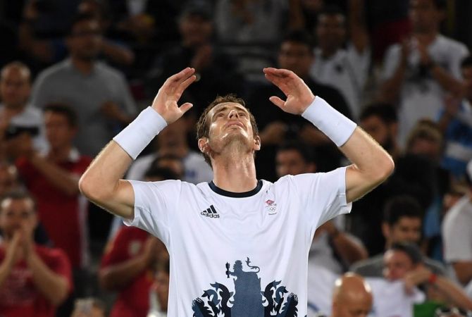 Rio Olympics 2016: Andy Murray wins tennis gold for Great Britain