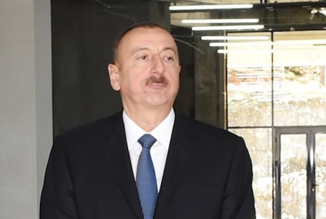  Азербайджан является примером диктатуры, построенной на культе личности и нефтяных 
доходах: Charter 97 