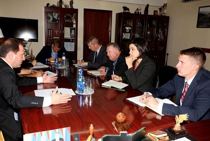 Давид Тоноян обсудил с представителями США вопросы участия армянских 
военнослужащих в миротворческой миссии