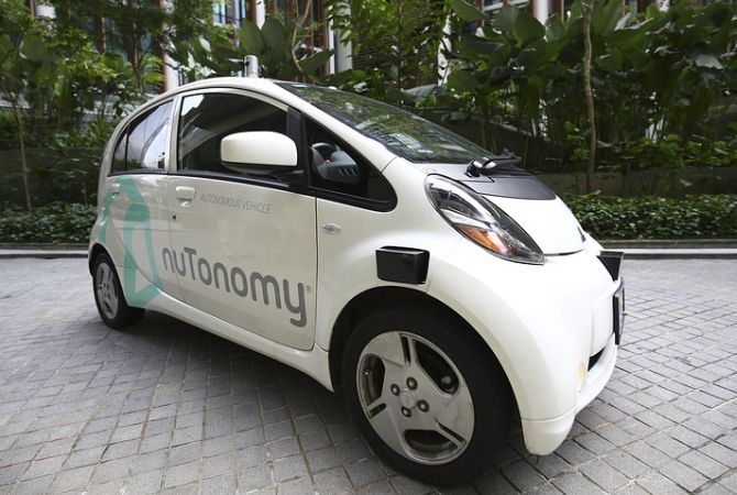 В Сингапуре появилось первое в мире такси на автопилоте