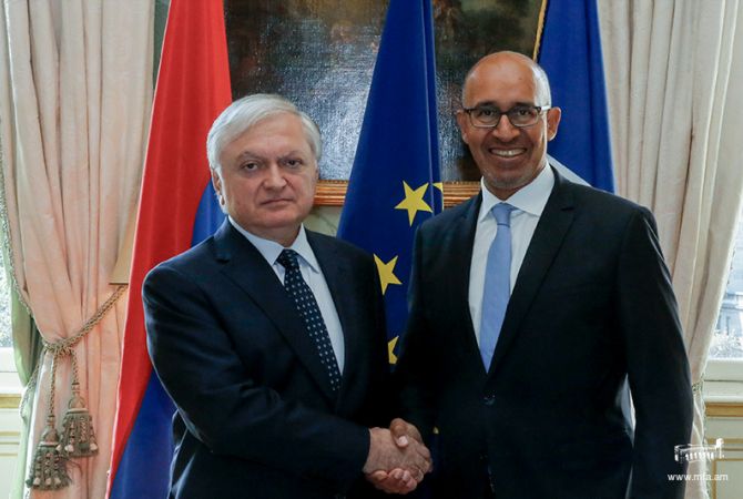 Edward Nalbandian and Harlem Désir discuss issues of Armenian-French and Armenian-EU 
cooperation