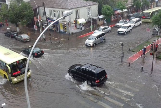  Ливень затопил улицы Батуми 