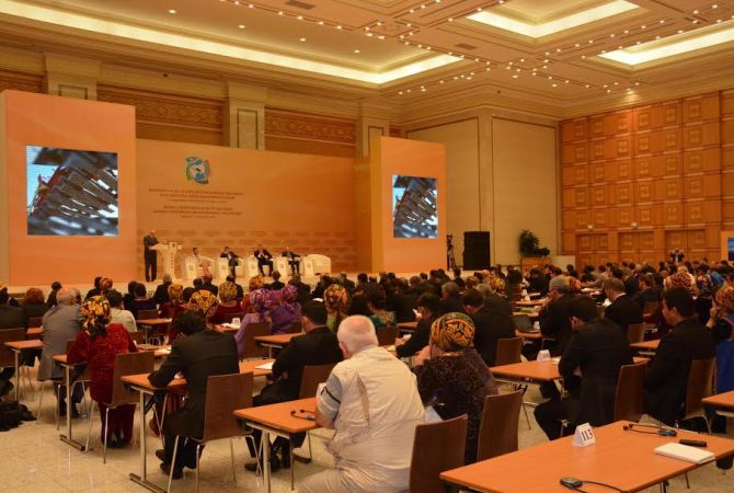  В Ашхабаде состоялся международный медиа-форум, посвященный Глобальной 
конференции по устойчивому транспорту 