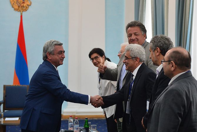 Armenian scientists exchange ideas with President Sargsyan on developing science and education