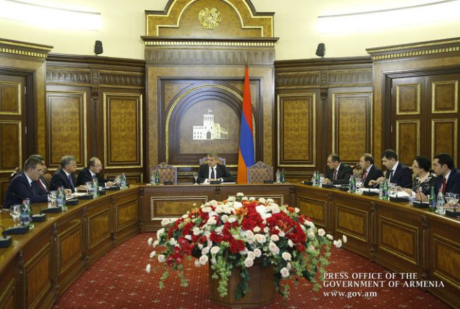 В правительстве продолжились обсуждения проекта государственного бюджета 
Республики Армения на 2017 год