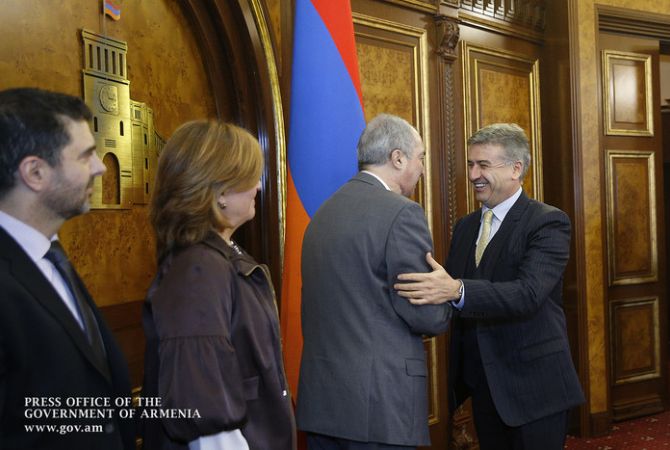 Премьер-министр Армении принял делегацию во главе с руководителем армянской 
миссии Международного валютного фонда
