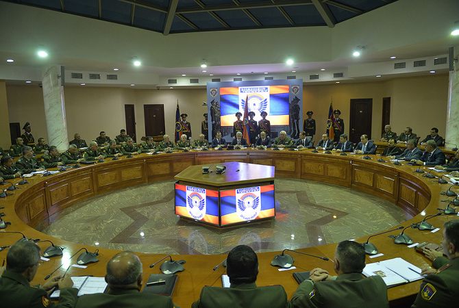  Президент Армении представил новоназначенного министра обороны и 
новоназначенного начальника Генерального штаба ВС 