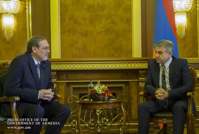 Карен Карапетян принял посла РФ в Армении