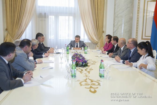 У премьер-министра Армении состоялось совещание по вопросам оказания помощи 
сирийским армянам