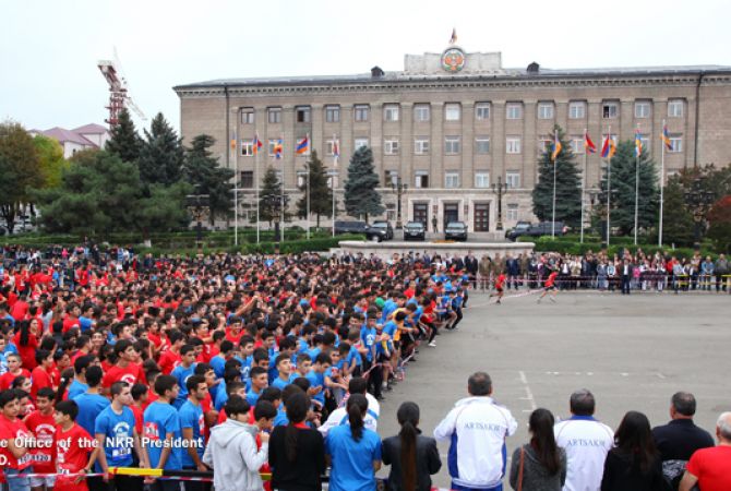  Президент НКР присутствовал на забеге, посвященном 25-летию НКР и Республики 
Армения 