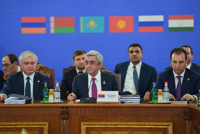  Главы стран ОДКБ поддержали достигнутые в Вене и Санкт-Петербурге договоренности 
по урегулированию нагорно-карабахского конфликта 