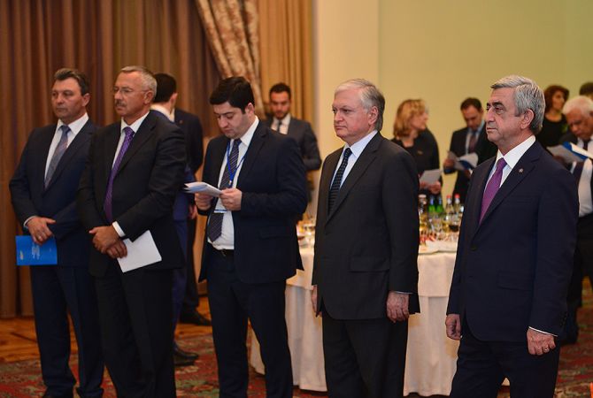 От имени президента Армении был организован прием в честь участников Ереванского 
международного форума