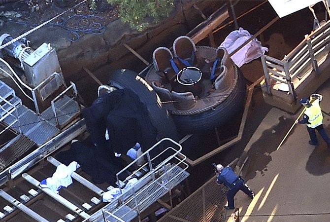 Dreamworld: Four killed on Australian theme park ride