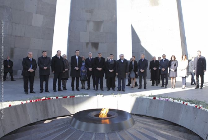 Slovakian high-ranking delegation visits Tsitsernakaberd Memorial