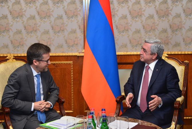 Президент Армении принял комиссара ЕС по исследованиям, науке и инновациям Карлоса 
Моедаса