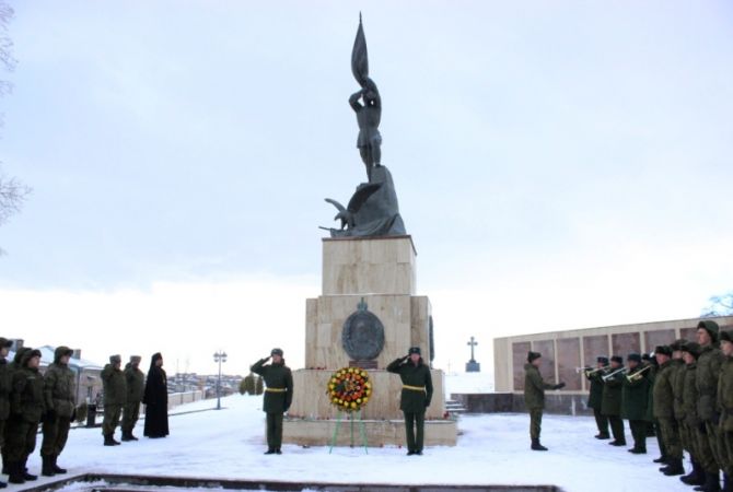  В российской военной базе в Армении отпраздновали День Неизвестного солдата 