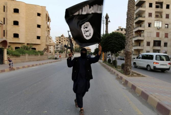 Спикер ИГИЛ призвал боевиков террористической организации нападать на турецкие 
посольства
